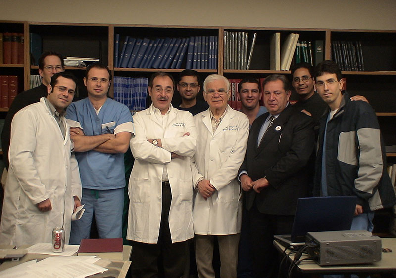 Op. Dr. Kerem Bıkmaz, İhtisas sonrası başasistan olarak çalıştığı Okmeydanı Eğitim ve Araştırma Hastanesindeki görevine ara vererek iki yıl süre ile ABD Arkansas Üniversitesi Nöroşirurji Departmanında Prof Dr. Gazi Yaşargil yanında mikrocerrahi eğitimi aldı.